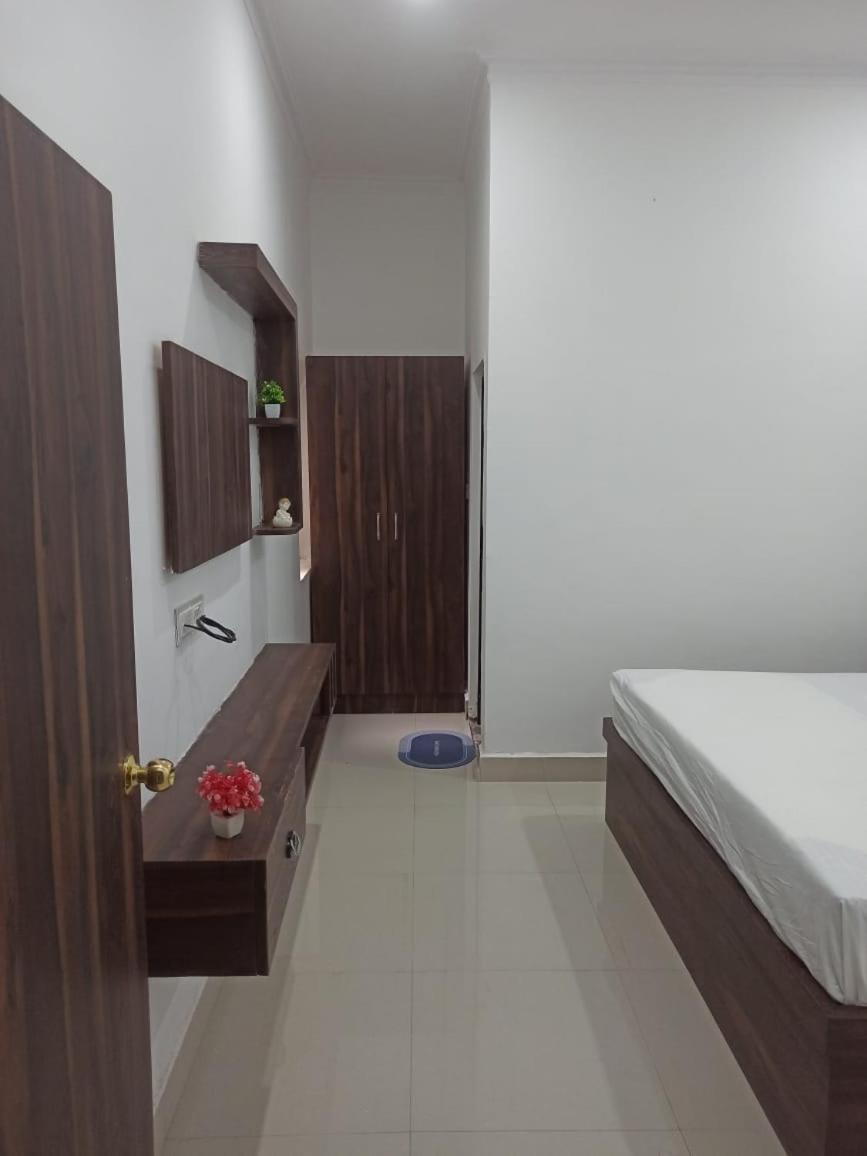 Abhiram Homestay Khajurāho Buitenkant foto