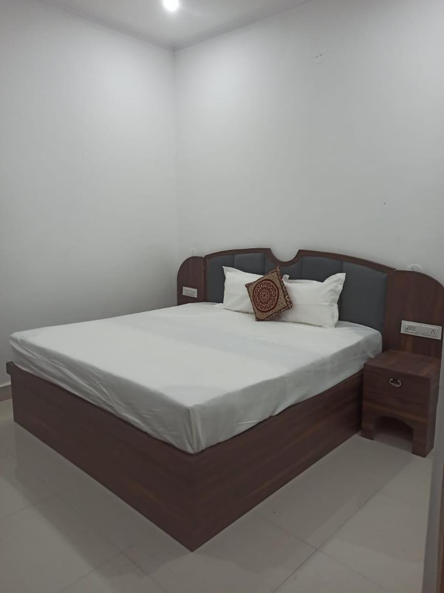 Abhiram Homestay Khajurāho Buitenkant foto